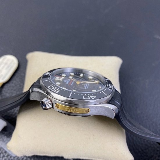 Omega Seamaster Diver 300M James Bond Edition